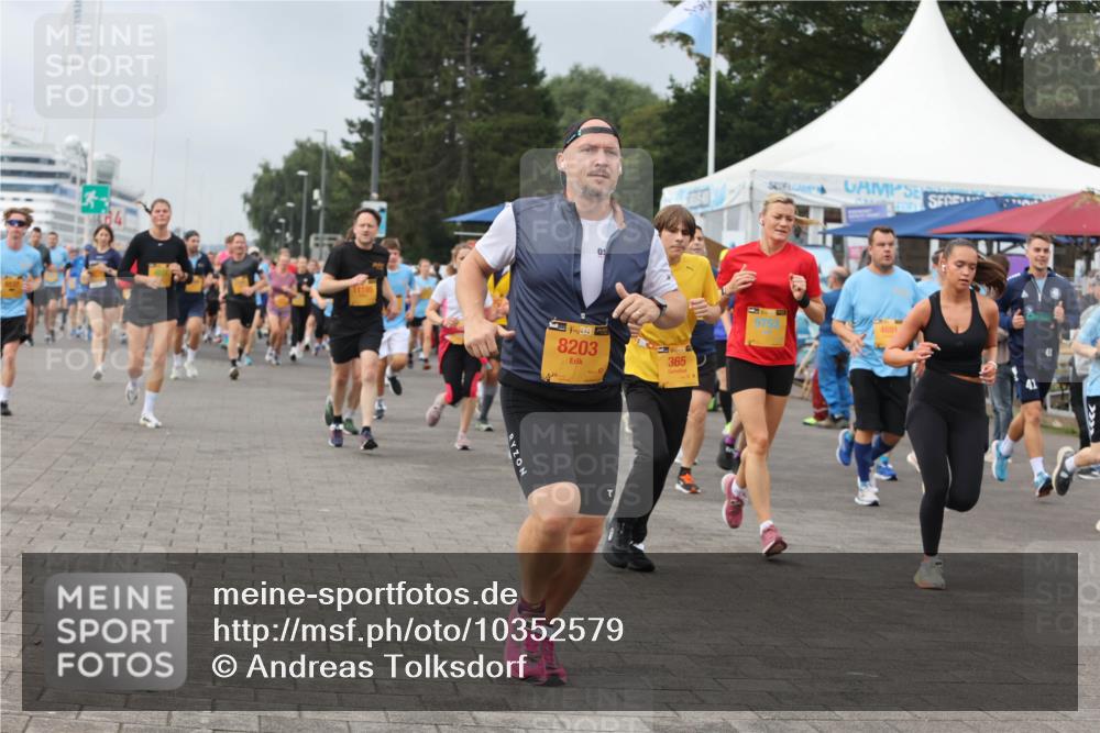 13.09.2026 - Kiel Lauf Andreas Tolksdorf http://msf.ph/oto/10352579 13.09.2026 09:56:36 Kiellinie 11195, 09, 38, 8203, 365, 5753, 4691, 41 meine-sportfotos.de