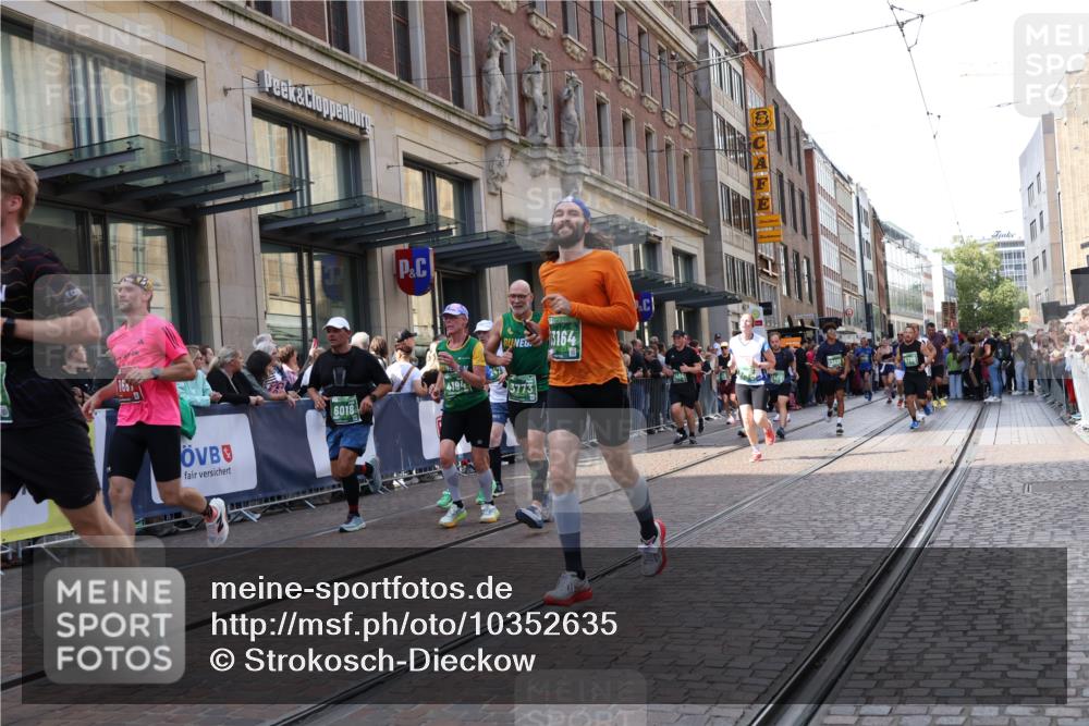 13.09.2026 - 21. swb-Marathon Bremen Strokosch-Dieckow http://msf.ph/oto/10352635 13.09.2026 13:32:37 Ziel 891, 1532, 2440, 2638, 2959, 3167, 3404, 3710, 3773, 3895, 3902, 4194, 4233, 4659, 5009, 5090, 5410, 5581, 5657, 5706, 5749, 5981, 6018, 6718, 6786, 6941, 7016, 7466, 7756, 7758, 7788, 8367, 8506, 9269, 9292, 9406, 9745, 9829, 10048, 13019, 13039, 13092, 13093, 13146, 13164, 13232, 13234, 13247, 287, 1437, 1687, 2292, 2293, 2611, 2910, 2992, 3354, 3402, 3429, 3441, 3650, 3878, 3895, 3922, 4057, 4263, 4323, 4380, 4471, 4655, 4835, 4862, 5281, 5398, 6518, 6593, 6760 meine-sportfotos.de