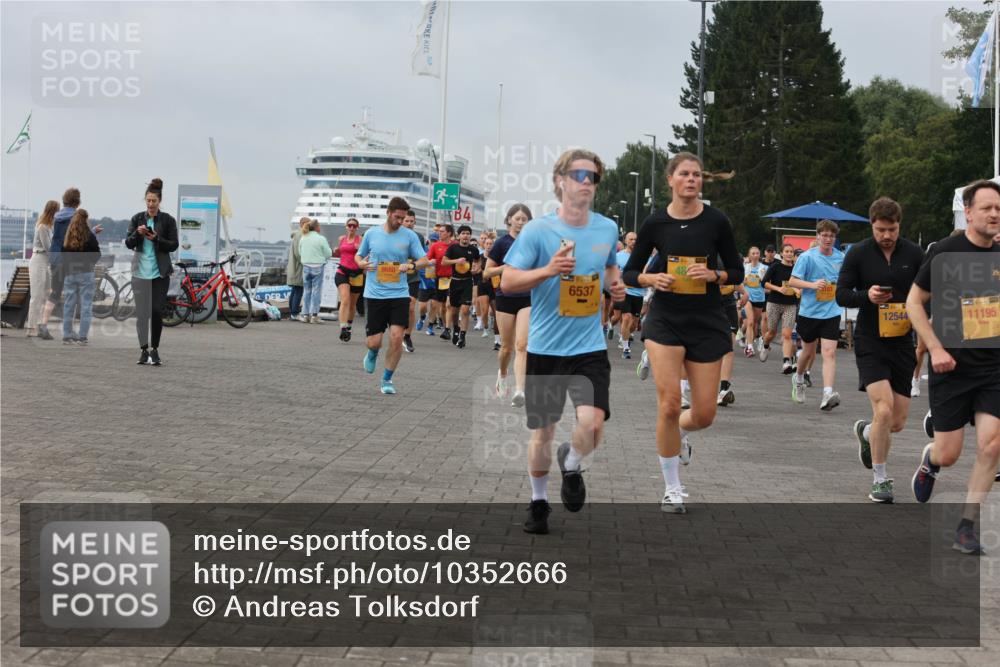 13.09.2026 - Kiel Lauf Andreas Tolksdorf http://msf.ph/oto/10352666 13.09.2026 09:56:39 Kiellinie 8680, 4, 6537, 17, 12544, 11195 meine-sportfotos.de