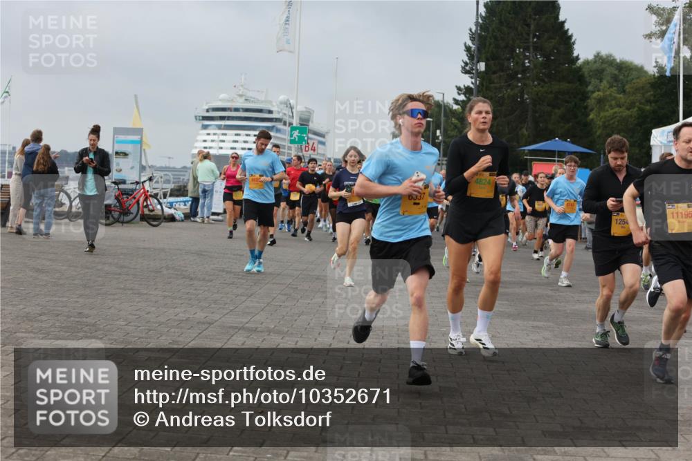 13.09.2026 - Kiel Lauf Andreas Tolksdorf http://msf.ph/oto/10352671 13.09.2026 09:56:39 Kiellinie 101, 6337, 39, 4824, 38, 1254, 11195 meine-sportfotos.de