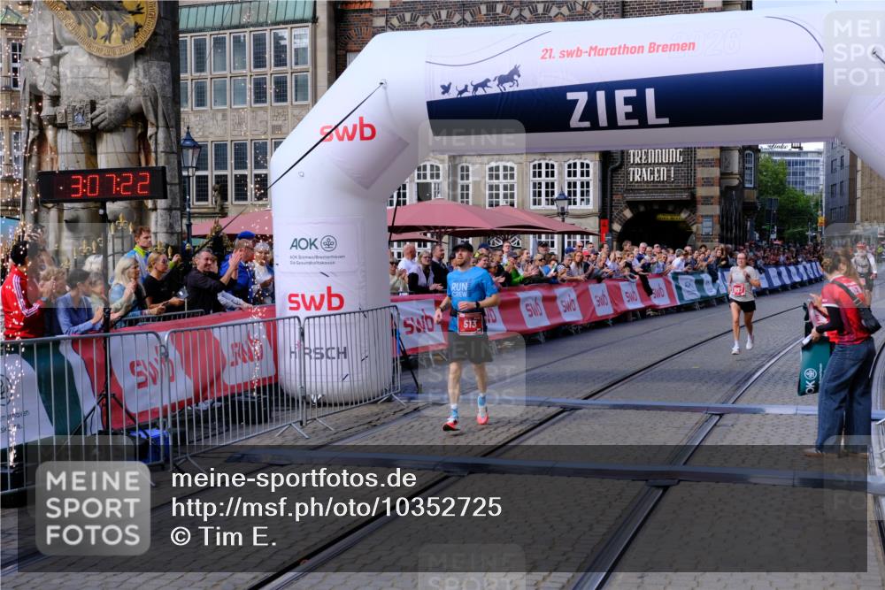 13.09.2026 - 21. swb-Marathon Bremen Tim E. http://msf.ph/oto/10352725 13.09.2026 12:38:11 Ziel  meine-sportfotos.de
