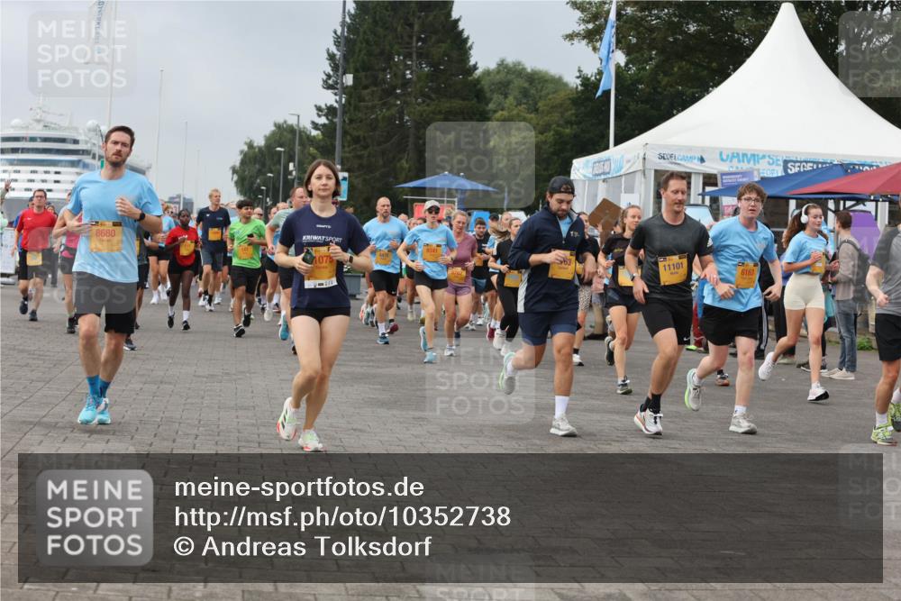 13.09.2026 - Kiel Lauf Andreas Tolksdorf http://msf.ph/oto/10352738 13.09.2026 09:56:41 Kiellinie 8680, 1075, 4475, 11101, 6163 meine-sportfotos.de