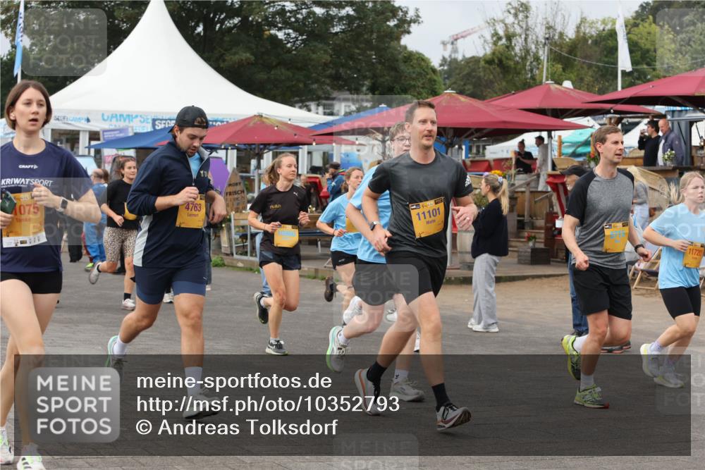 13.09.2026 - Kiel Lauf Andreas Tolksdorf http://msf.ph/oto/10352793 13.09.2026 09:56:43 Kiellinie 38, 1075, 4763, 7, 10860, 11101, 11720 meine-sportfotos.de