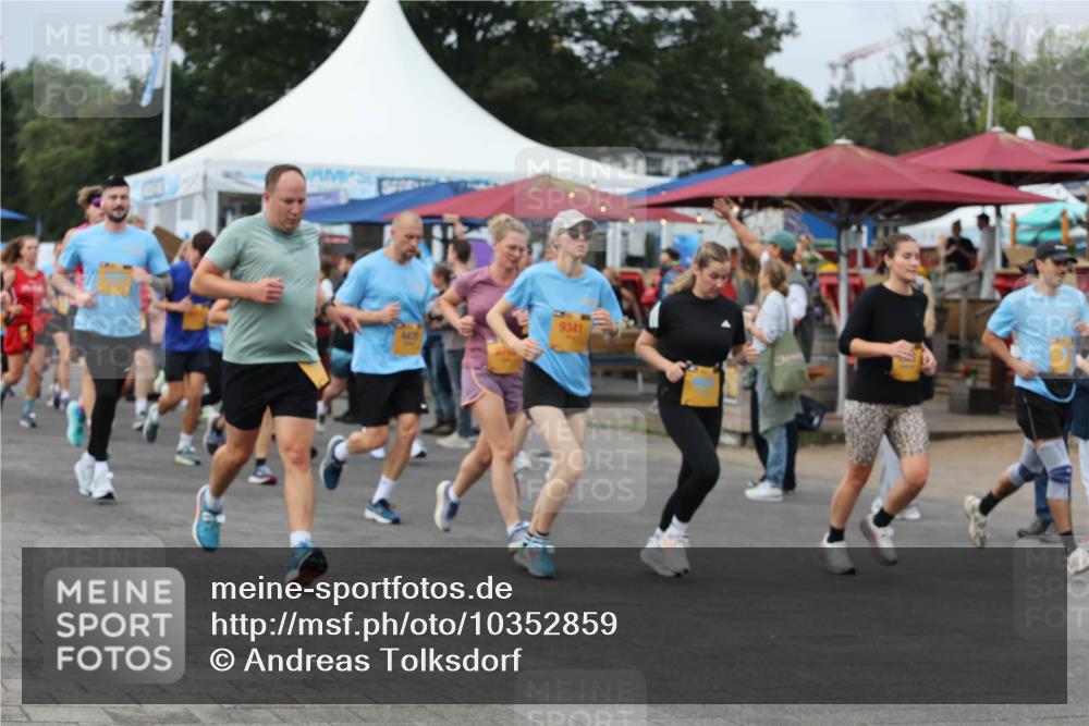 13.09.2026 - Kiel Lauf Andreas Tolksdorf http://msf.ph/oto/10352859 13.09.2026 09:56:45 Kiellinie 9341 meine-sportfotos.de
