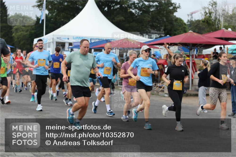 13.09.2026 - Kiel Lauf Andreas Tolksdorf http://msf.ph/oto/10352870 13.09.2026 09:56:45 Kiellinie 4475, 8762, 934, 2633 meine-sportfotos.de