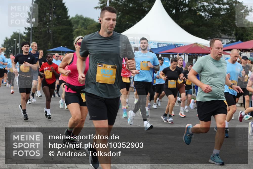 13.09.2026 - Kiel Lauf Andreas Tolksdorf http://msf.ph/oto/10352903 13.09.2026 09:56:46 Kiellinie 111, 38, 9658 meine-sportfotos.de