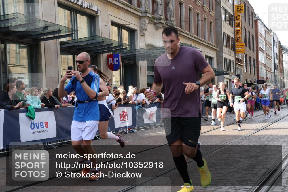 13.09.2026 - 21. swb-Marathon Bremen Strokosch-Dieckow http://msf.ph/oto/10352918 13.09.2026 13:32:45 Ziel 891, 1532, 2393, 2440, 2638, 2818, 2959, 3167, 3404, 3710, 3773, 3902, 4194, 4233, 4260, 4408, 4659, 5090, 5191, 5324, 5395, 5410, 5706, 5749, 5981, 6018, 6786, 6941, 7467, 7756, 7788, 7830, 8061, 9269, 9292, 9406, 9745, 9829, 10048, 13019, 13028, 13039, 13092, 13093, 13101, 13146, 13164, 13234, 13247, 1437, 1687, 2292, 2293, 2611, 2992, 3354, 3429, 3878, 3895, 4263, 4323, 4380, 4862, 5009, 5281, 5398, 5581, 6518, 6593, 6760 meine-sportfotos.de