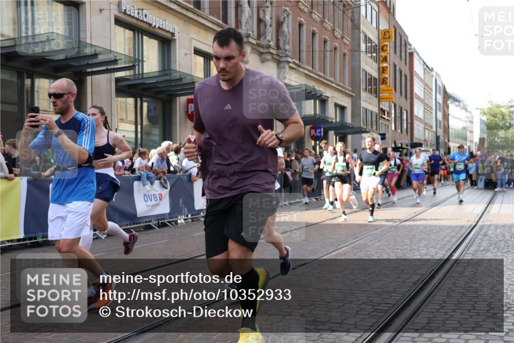 13.09.2026 - 21. swb-Marathon Bremen Strokosch-Dieckow http://msf.ph/oto/10352933 13.09.2026 13:32:46 Ziel 891, 1532, 2393, 2440, 2638, 2818, 2959, 3167, 3404, 3710, 3773, 3902, 4194, 4233, 4260, 4408, 4659, 5090, 5191, 5324, 5395, 5410, 5706, 5749, 5790, 5981, 6018, 6941, 7467, 7756, 7788, 7830, 8061, 9269, 9292, 9406, 9745, 9829, 10048, 13019, 13028, 13039, 13092, 13093, 13101, 13146, 13164, 13234, 13247, 1437, 1687, 2292, 2293, 2611, 2992, 3354, 3429, 3878, 3895, 4263, 4323, 4380, 4862, 5009, 5281, 5398, 5581, 6518, 6593, 6760 meine-sportfotos.de