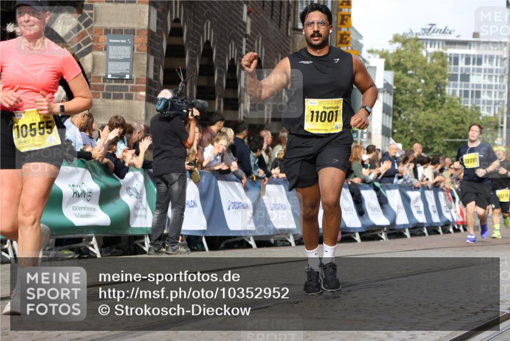 13.09.2026 - 21. swb-Marathon Bremen Strokosch-Dieckow http://msf.ph/oto/10352952 13.09.2026 10:55:17 Ziel 10555, 10646, 10901, 11001, 11620, 11860, 11889, 11908, 11976, 12313, 12800, 13592, 10203, 10256, 10725, 11414, 11748, 11941, 11977, 12030, 12218, 12258, 12348 meine-sportfotos.de