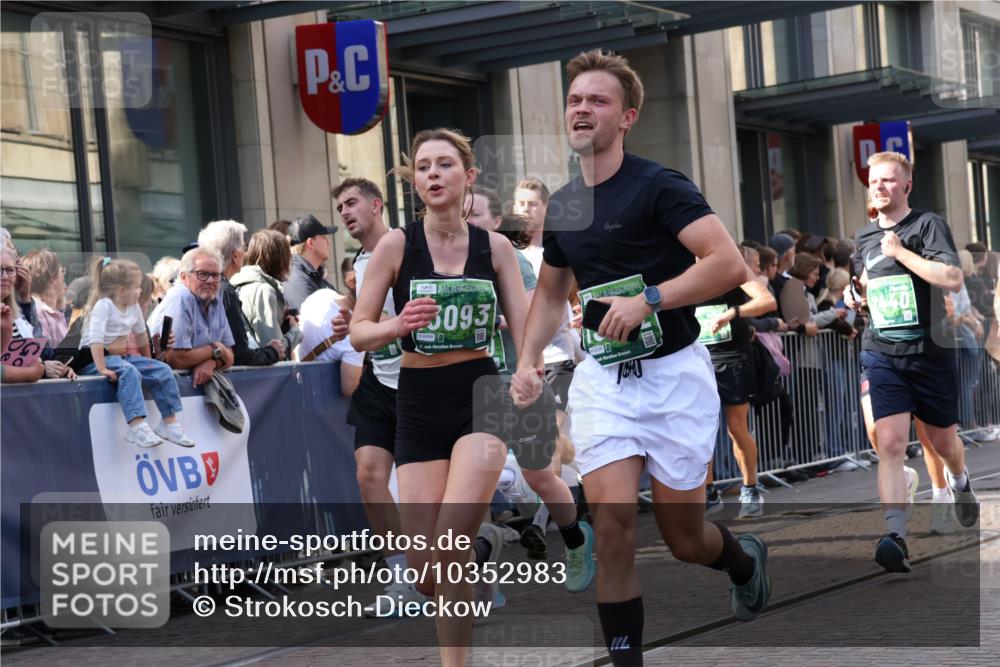 13.09.2026 - 21. swb-Marathon Bremen Strokosch-Dieckow http://msf.ph/oto/10352983 13.09.2026 13:32:48 Ziel 891, 1532, 2283, 2393, 2440, 2638, 2818, 2959, 3167, 3404, 3710, 3773, 4194, 4260, 4408, 4659, 5090, 5191, 5324, 5395, 5410, 5706, 5749, 5790, 5981, 6018, 6941, 7467, 7756, 7788, 7830, 8061, 9269, 9292, 9406, 9745, 9829, 10048, 13019, 13028, 13039, 13092, 13093, 13101, 13146, 13164, 13247, 1437, 1687, 2292, 2293, 2611, 2638, 2992, 3354, 3429, 3878, 3895, 3902, 4233, 4263, 4323, 4380, 4862, 5009, 5398, 5581, 6593, 6760 meine-sportfotos.de