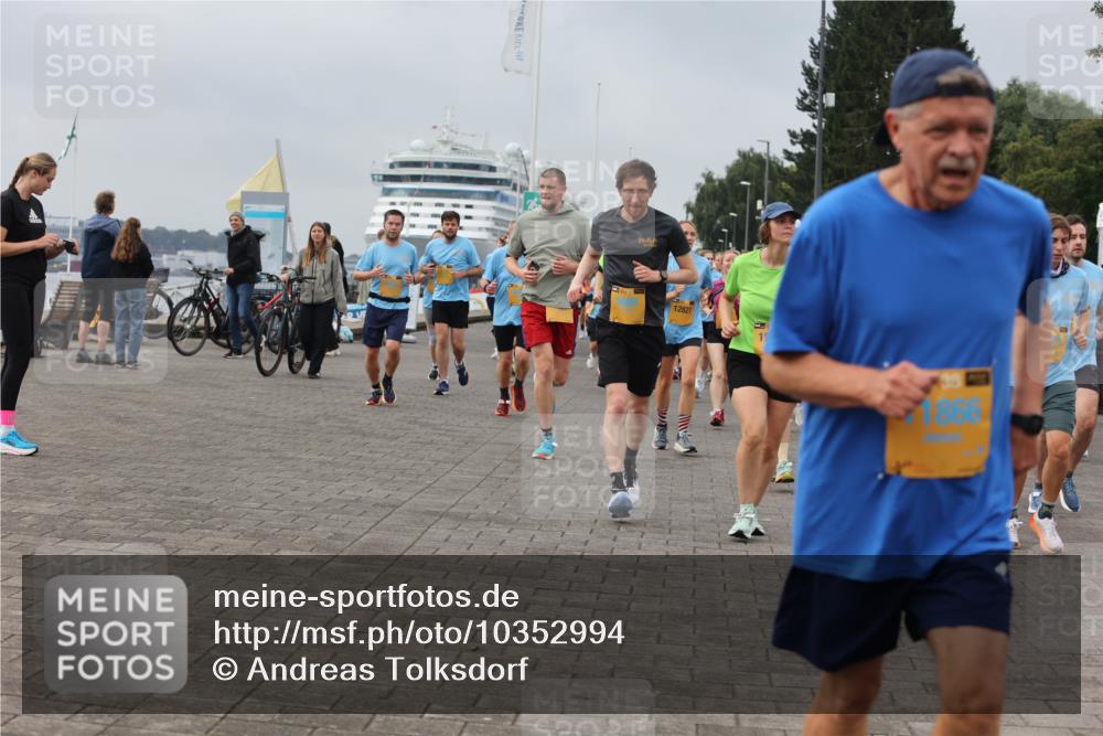 13.09.2026 - Kiel Lauf Andreas Tolksdorf http://msf.ph/oto/10352994 13.09.2026 09:56:51 Kiellinie 247 meine-sportfotos.de