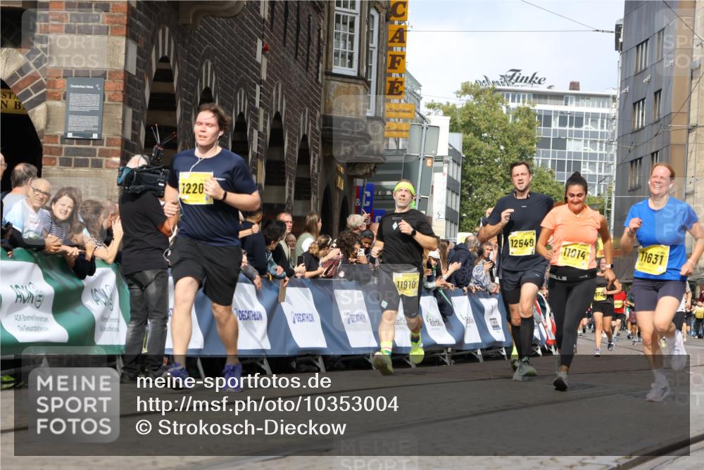 13.09.2026 - 21. swb-Marathon Bremen Strokosch-Dieckow http://msf.ph/oto/10353004 13.09.2026 10:55:21 Ziel 10555, 10646, 10901, 11001, 11620, 11860, 11889, 11908, 11976, 12313, 13592, 10203, 10256, 10297, 10725, 10788, 10881, 11414, 11557, 11748, 11862, 11941, 11975, 11977, 12030, 12150, 12258, 12348 meine-sportfotos.de