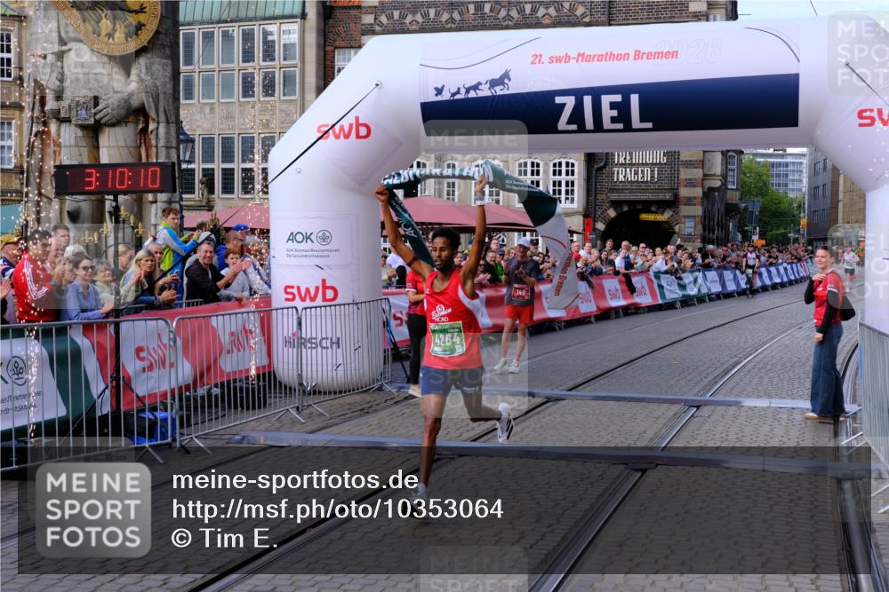 13.09.2026 - 21. swb-Marathon Bremen Tim E. http://msf.ph/oto/10353064 13.09.2026 12:40:59 Ziel 1263, 3662, 4264 meine-sportfotos.de