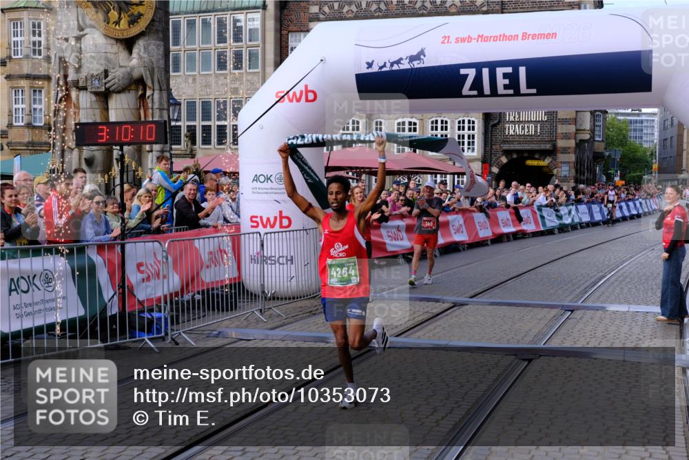 13.09.2026 - 21. swb-Marathon Bremen Tim E. http://msf.ph/oto/10353073 13.09.2026 12:40:59 Ziel 1263, 3662, 4264 meine-sportfotos.de