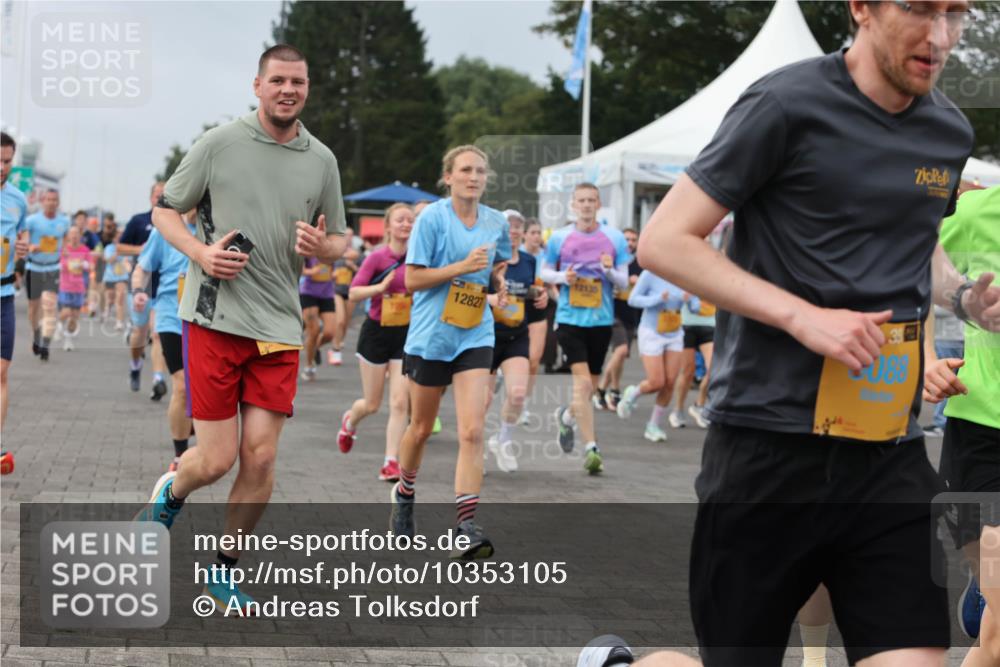 13.09.2026 - Kiel Lauf Andreas Tolksdorf http://msf.ph/oto/10353105 13.09.2026 09:56:53 Kiellinie 12827, 880 meine-sportfotos.de
