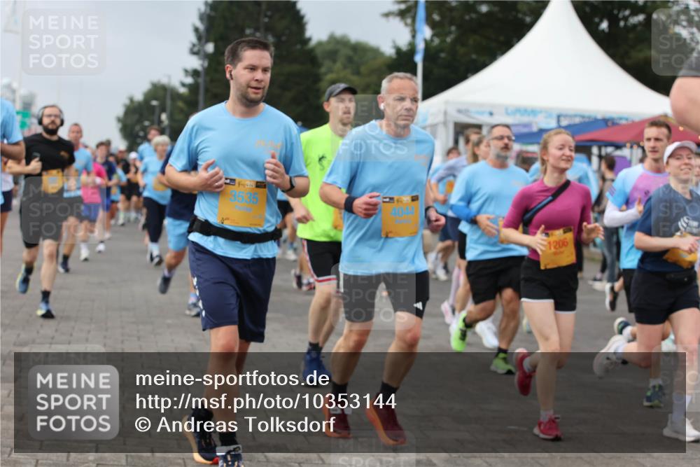 13.09.2026 - Kiel Lauf Andreas Tolksdorf http://msf.ph/oto/10353144 13.09.2026 09:56:55 Kiellinie 4, 392, 3535, 4044, 1206 meine-sportfotos.de