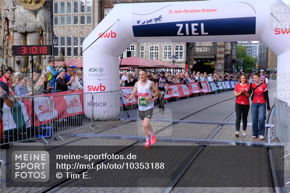 13.09.2026 - 21. swb-Marathon Bremen Tim E. http://msf.ph/oto/10353188 13.09.2026 12:41:07 Ziel 642, 1263, 3662 meine-sportfotos.de
