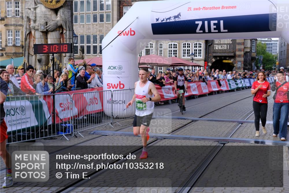 13.09.2026 - 21. swb-Marathon Bremen Tim E. http://msf.ph/oto/10353218 13.09.2026 12:41:07 Ziel 642, 1263, 3662 meine-sportfotos.de