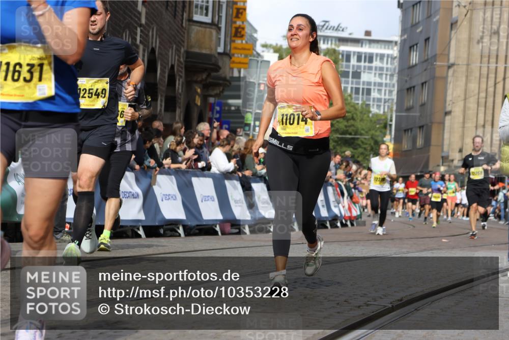 13.09.2026 - 21. swb-Marathon Bremen Strokosch-Dieckow http://msf.ph/oto/10353228 13.09.2026 10:55:24 Ziel 10555, 10646, 10901, 11001, 11620, 11631, 11860, 11889, 11908, 11976, 12201, 12313, 13592, 10203, 10256, 10297, 10379, 10529, 10788, 10881, 11377, 11414, 11557, 11748, 11862, 11941, 11975, 11977, 12030, 12150, 12348 meine-sportfotos.de