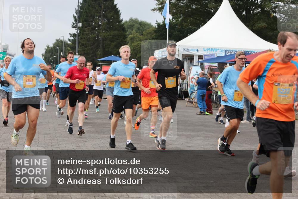 13.09.2026 - Kiel Lauf Andreas Tolksdorf http://msf.ph/oto/10353255 13.09.2026 09:57:02 Kiellinie 2421, 8139, 1427, 3, 5222, 1818 meine-sportfotos.de