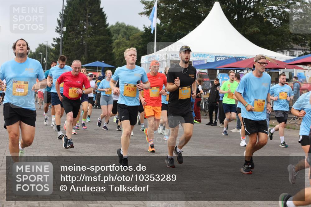 13.09.2026 - Kiel Lauf Andreas Tolksdorf http://msf.ph/oto/10353289 13.09.2026 09:57:02 Kiellinie 39, 2421, 54, 8139, 1818, 2647 meine-sportfotos.de