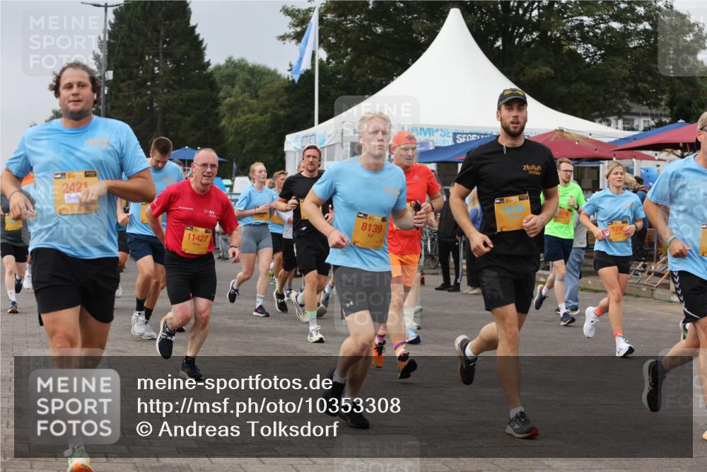 13.09.2026 - Kiel Lauf Andreas Tolksdorf http://msf.ph/oto/10353308 13.09.2026 09:57:03 Kiellinie 1, 39, 2421, 11427, 38, 8139, 39, 278, 9396 meine-sportfotos.de