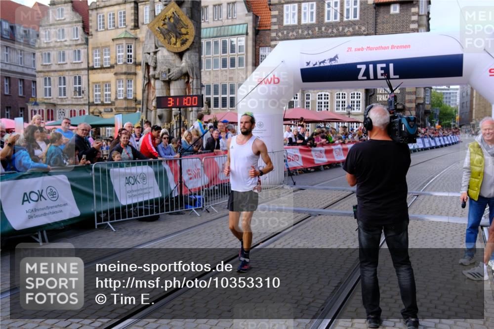 13.09.2026 - 21. swb-Marathon Bremen Tim E. http://msf.ph/oto/10353310 13.09.2026 12:41:49 Ziel 1139 meine-sportfotos.de
