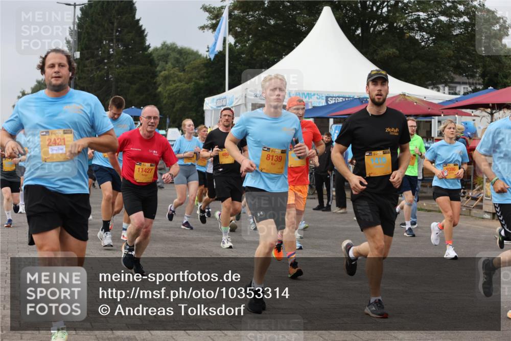 13.09.2026 - Kiel Lauf Andreas Tolksdorf http://msf.ph/oto/10353314 13.09.2026 09:57:03 Kiellinie 38, 2421, 11427, 489, 39, 8139, 38, 9396 meine-sportfotos.de