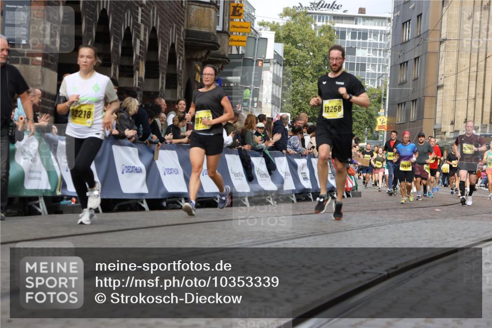 13.09.2026 - 21. swb-Marathon Bremen Strokosch-Dieckow http://msf.ph/oto/10353339 13.09.2026 10:55:29 Ziel 10555, 11001, 11014, 11466, 11620, 11631, 11860, 11908, 11910, 11976, 12201, 12549, 10203, 10243, 10297, 10379, 10423, 10529, 10550, 10788, 10809, 10881, 11377, 11510, 11557, 11748, 11862, 11975, 12030, 12125, 12150, 12188, 12348 meine-sportfotos.de