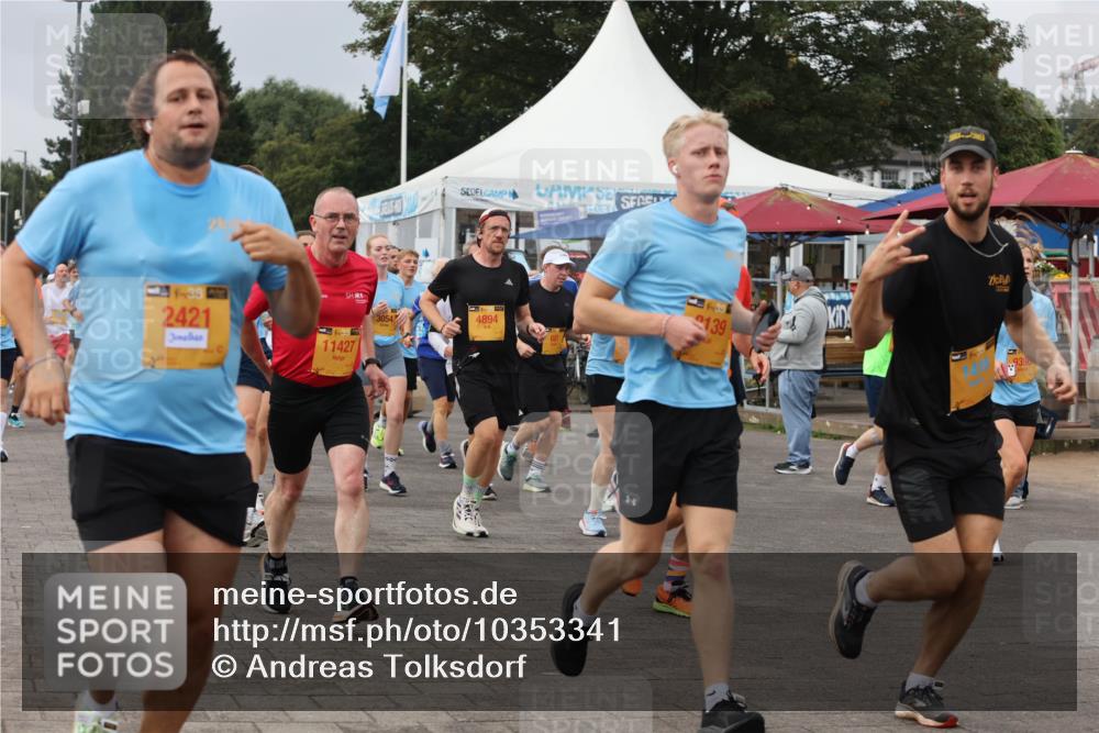 13.09.2026 - Kiel Lauf Andreas Tolksdorf http://msf.ph/oto/10353341 13.09.2026 09:57:03 Kiellinie 1, 39, 2421, 39, 11427, 39, 4894, 139, 3054, 9390 meine-sportfotos.de
