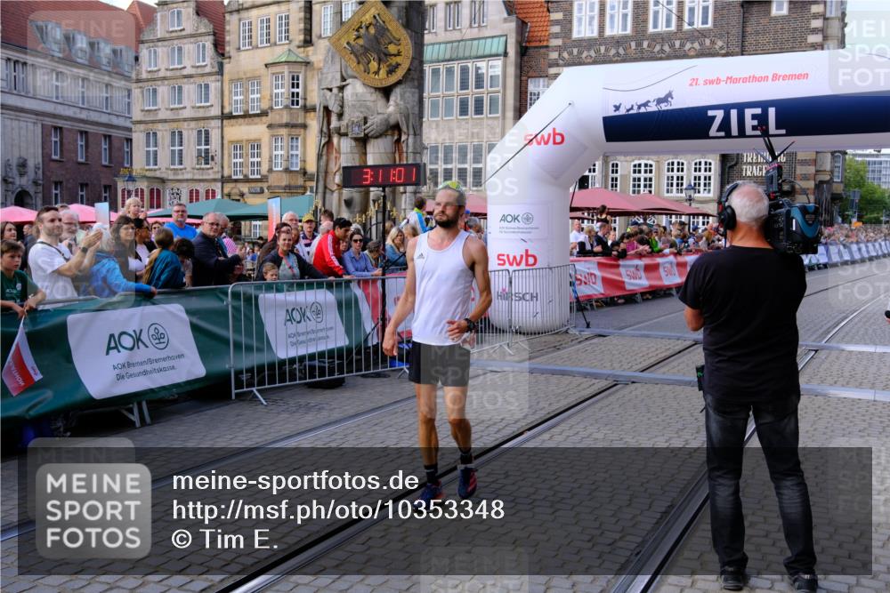 13.09.2026 - 21. swb-Marathon Bremen Tim E. http://msf.ph/oto/10353348 13.09.2026 12:41:50 Ziel 1139 meine-sportfotos.de