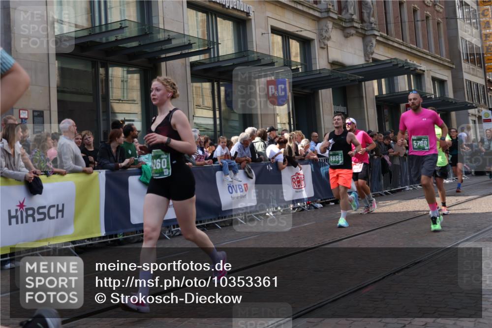 13.09.2026 - 21. swb-Marathon Bremen Strokosch-Dieckow http://msf.ph/oto/10353361 13.09.2026 13:32:58 Ziel 831, 1124, 2283, 2393, 2440, 2818, 2959, 2980, 3710, 4052, 4219, 4243, 4260, 4408, 4492, 4536, 4543, 4565, 4659, 5040, 5191, 5324, 5395, 5410, 5560, 5660, 5726, 5749, 5790, 5861, 5862, 5914, 5981, 6421, 6597, 6614, 6777, 6915, 6997, 7145, 7421, 7467, 7788, 7789, 7830, 8061, 8177, 8599, 8602, 9206, 9269, 9616, 9856, 13019, 13028, 13084, 13092, 13093, 13101, 891, 1437, 1532, 2611, 2638, 3167, 3404, 3773, 3895, 3902, 4194, 4233, 4323, 4862, 5009, 5090, 5398, 5581 meine-sportfotos.de