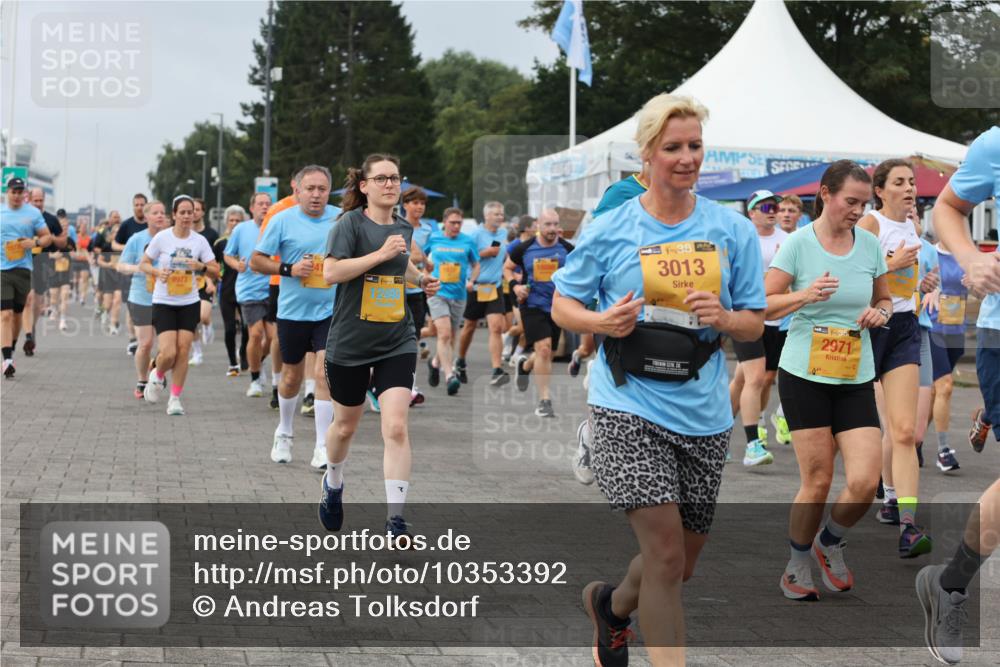 13.09.2026 - Kiel Lauf Andreas Tolksdorf http://msf.ph/oto/10353392 13.09.2026 09:57:05 Kiellinie 0977, 12490, 3013, 35, 2971 meine-sportfotos.de