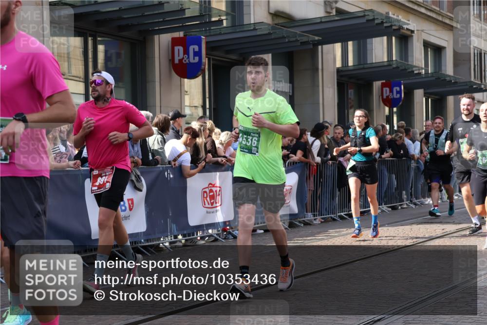 13.09.2026 - 21. swb-Marathon Bremen Strokosch-Dieckow http://msf.ph/oto/10353436 13.09.2026 13:32:59 Ziel 831, 1124, 2283, 2393, 2440, 2818, 2959, 2980, 3710, 4052, 4219, 4243, 4260, 4408, 4492, 4536, 4543, 4565, 4659, 5040, 5191, 5324, 5395, 5410, 5560, 5660, 5726, 5790, 5861, 5862, 5914, 5981, 6421, 6597, 6614, 6777, 6915, 6997, 7145, 7421, 7467, 7788, 7789, 7830, 8061, 8177, 8501, 8599, 8602, 9206, 9269, 9616, 9856, 13028, 13084, 13092, 13093, 13101, 891, 1437, 1532, 2611, 2638, 3167, 3404, 3773, 3895, 3902, 4194, 4233, 4659, 4862, 5009, 5090, 5398, 5581 meine-sportfotos.de