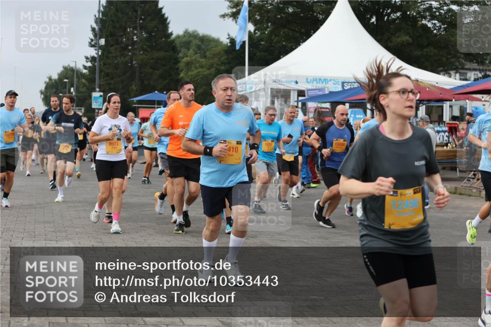 13.09.2026 - Kiel Lauf Andreas Tolksdorf http://msf.ph/oto/10353443 13.09.2026 09:57:07 Kiellinie 10720, 8977, 10050, 38, 1931, 410, 39, 12490 meine-sportfotos.de