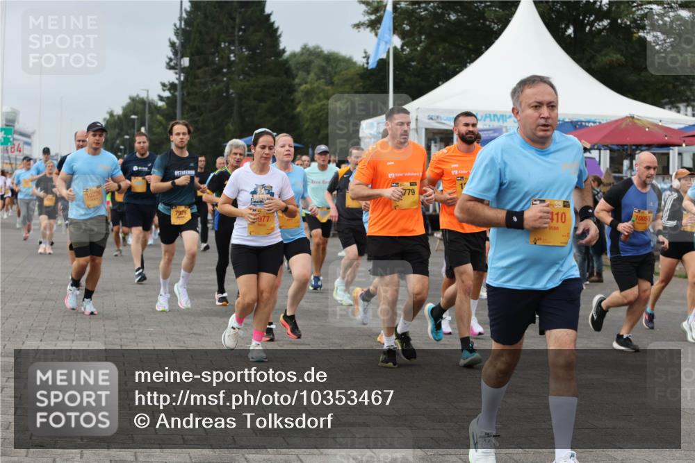 13.09.2026 - Kiel Lauf Andreas Tolksdorf http://msf.ph/oto/10353467 13.09.2026 09:57:07 Kiellinie 341, 10720, 7925, 779, 38, 10, 10050 meine-sportfotos.de