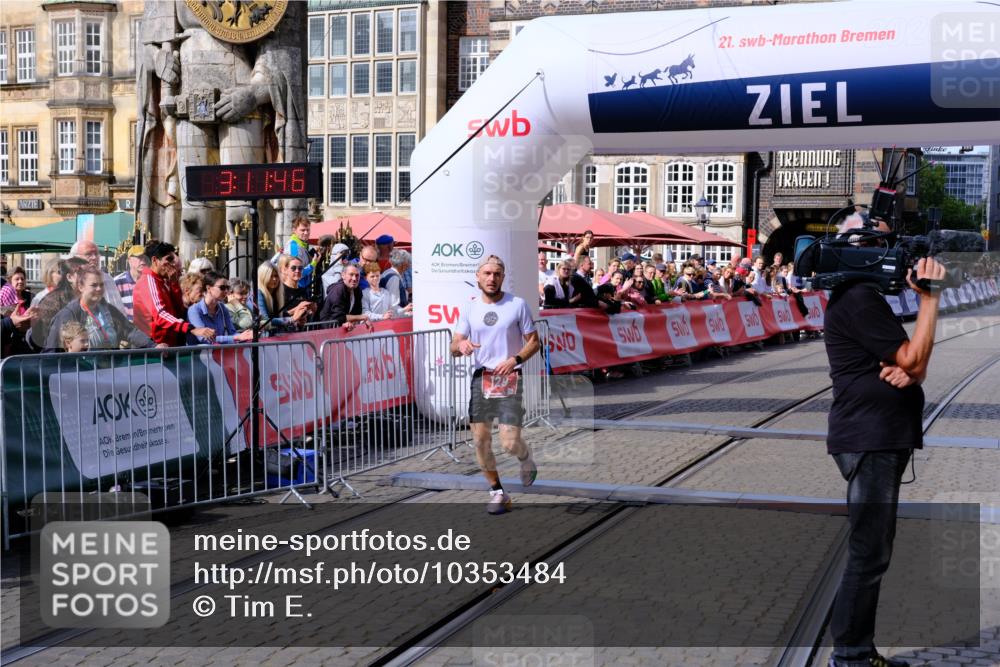 13.09.2026 - 21. swb-Marathon Bremen Tim E. http://msf.ph/oto/10353484 13.09.2026 12:42:35 Ziel  meine-sportfotos.de