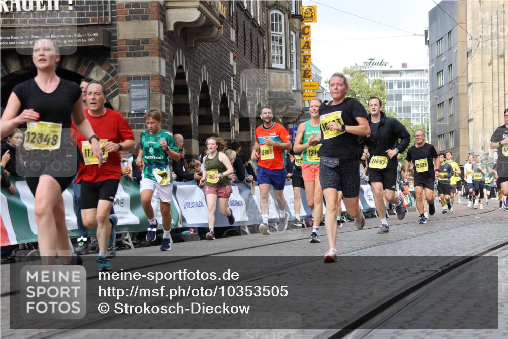 13.09.2026 - 21. swb-Marathon Bremen Strokosch-Dieckow http://msf.ph/oto/10353505 13.09.2026 10:55:42 Ziel 10256, 10725, 11014, 11414, 11466, 11631, 11910, 11941, 11977, 12201, 12218, 12258, 12348, 12549, 10243, 10374, 10690, 10703, 10952, 11972, 12108, 12143, 12484 meine-sportfotos.de