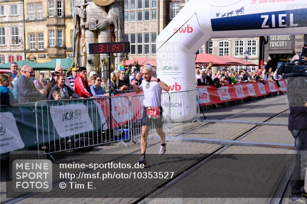 13.09.2026 - 21. swb-Marathon Bremen Tim E. http://msf.ph/oto/10353527 13.09.2026 12:42:35 Ziel  meine-sportfotos.de