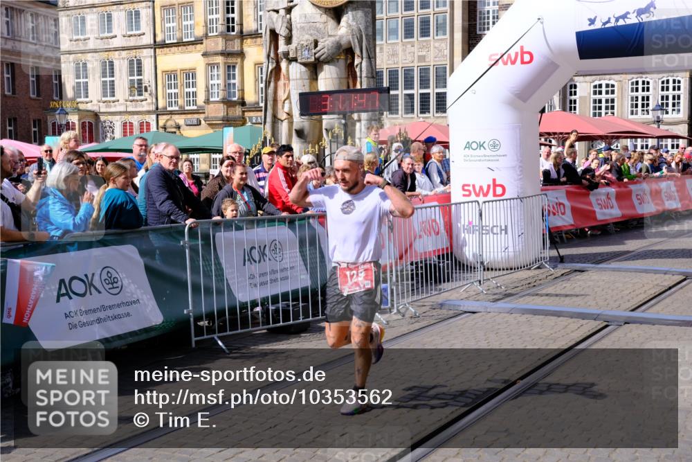 13.09.2026 - 21. swb-Marathon Bremen Tim E. http://msf.ph/oto/10353562 13.09.2026 12:42:36 Ziel  meine-sportfotos.de