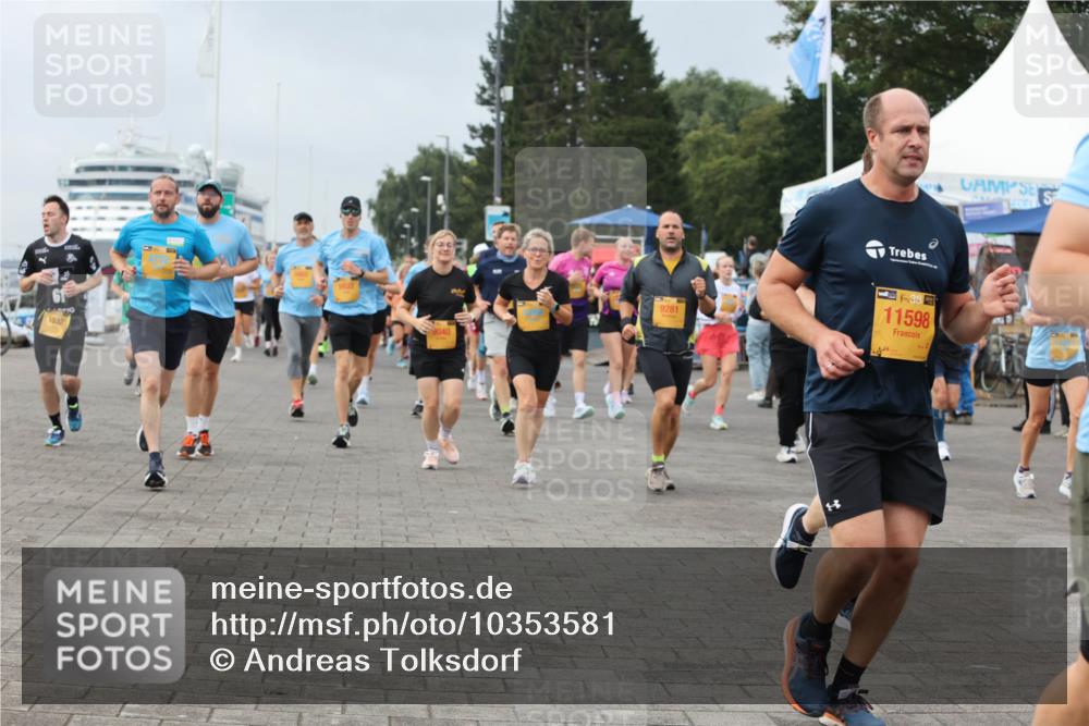 13.09.2026 - Kiel Lauf Andreas Tolksdorf http://msf.ph/oto/10353581 13.09.2026 09:57:11 Kiellinie 9040, 1532, 9281, 38, 11598 meine-sportfotos.de
