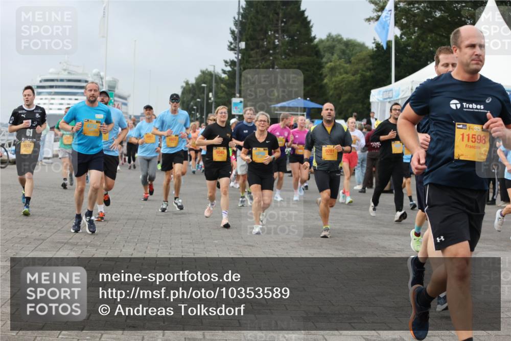 13.09.2026 - Kiel Lauf Andreas Tolksdorf http://msf.ph/oto/10353589 13.09.2026 09:57:11 Kiellinie 9281, 1532, 9040, 38, 11598 meine-sportfotos.de