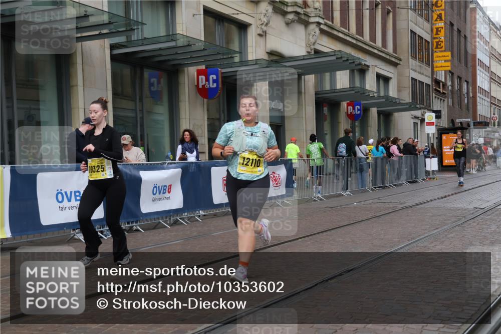 13.09.2026 - 21. swb-Marathon Bremen Strokosch-Dieckow http://msf.ph/oto/10353602 13.09.2026 11:14:59 Ziel 10325, 10606, 11424, 11694, 11810, 11990, 12110, 10271, 10325, 10519, 10557, 10605, 10705, 10752, 10776, 10805, 11085, 11097, 11098, 11186, 11288, 11645, 11673, 11810, 11876, 11974, 12110, 12191, 12193, 12333 meine-sportfotos.de