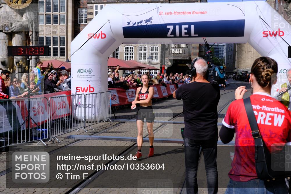 13.09.2026 - 21. swb-Marathon Bremen Tim E. http://msf.ph/oto/10353604 13.09.2026 12:43:28 Ziel  meine-sportfotos.de