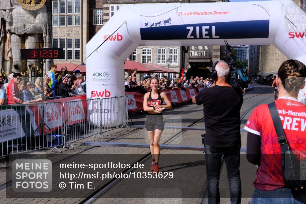 13.09.2026 - 21. swb-Marathon Bremen Tim E. http://msf.ph/oto/10353629 13.09.2026 12:43:28 Ziel  meine-sportfotos.de