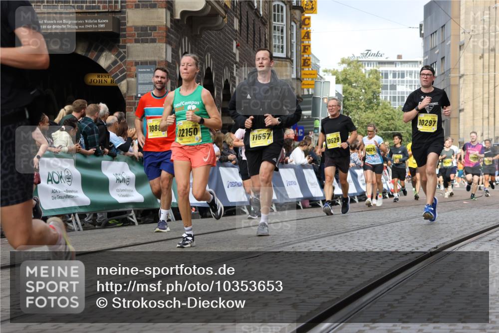 13.09.2026 - 21. swb-Marathon Bremen Strokosch-Dieckow http://msf.ph/oto/10353653 13.09.2026 10:55:44 Ziel 10203, 10256, 10725, 10788, 11014, 11414, 11466, 11748, 11910, 11941, 11975, 11977, 12030, 12201, 12218, 12258, 12348, 12549, 10374, 10690, 10703, 10952, 11972, 12061, 12108, 12143, 12484 meine-sportfotos.de