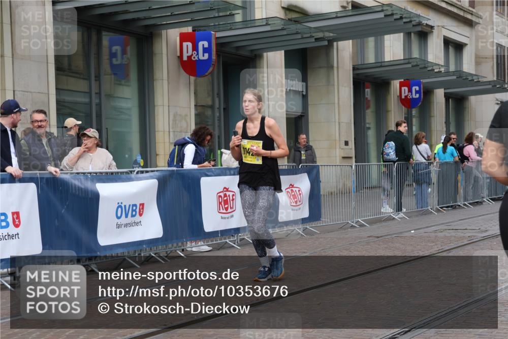 13.09.2026 - 21. swb-Marathon Bremen Strokosch-Dieckow http://msf.ph/oto/10353676 13.09.2026 11:15:06 Ziel 10606, 11424, 11504, 10271, 10325, 10557, 10605, 10752, 10776, 10805, 11085, 11097, 11098, 11288, 11645, 11673, 11694, 11810, 11876, 11974, 11990, 12110, 12191, 12193, 12333 meine-sportfotos.de