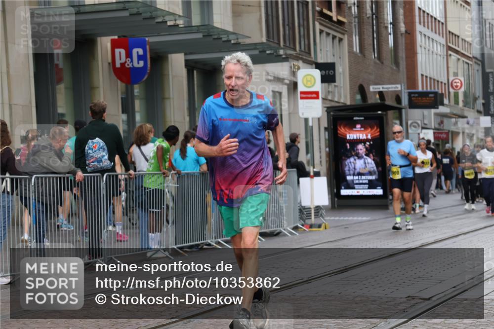 13.09.2026 - 21. swb-Marathon Bremen Strokosch-Dieckow http://msf.ph/oto/10353862 13.09.2026 11:15:20 Ziel 10572, 10900, 11307, 11504, 11778, 11897, 12137, 10325, 10606, 11424, 11694, 11810, 11990, 12110, 12333 meine-sportfotos.de