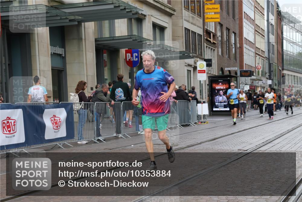 13.09.2026 - 21. swb-Marathon Bremen Strokosch-Dieckow http://msf.ph/oto/10353884 13.09.2026 11:15:20 Ziel 10572, 10900, 11307, 11504, 11778, 11897, 12137, 10325, 10606, 11424, 11694, 11810, 11990, 12110, 12333 meine-sportfotos.de