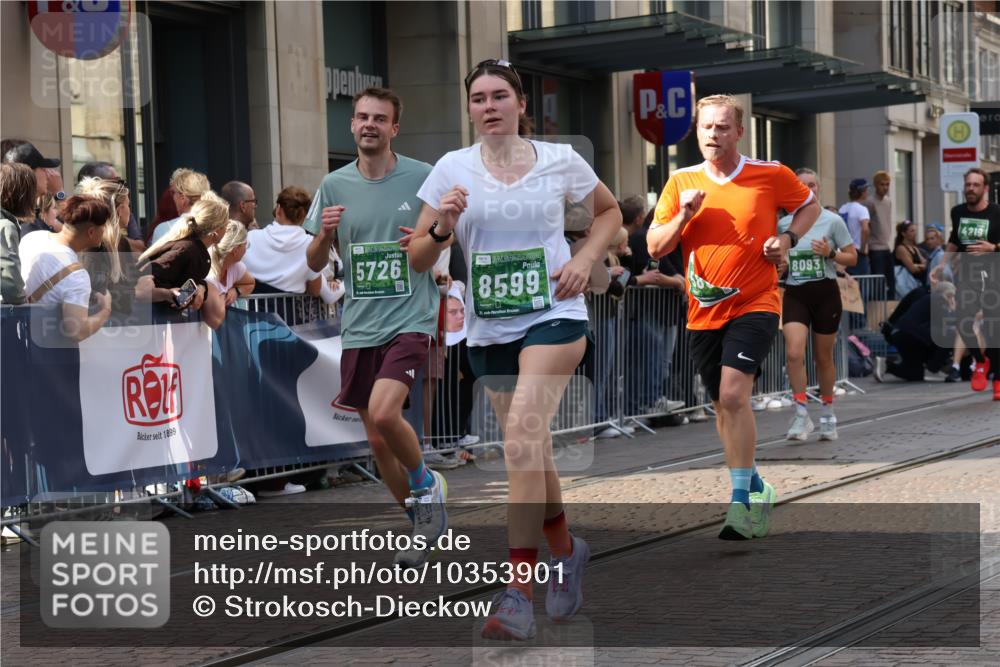 13.09.2026 - 21. swb-Marathon Bremen Strokosch-Dieckow http://msf.ph/oto/10353901 13.09.2026 13:33:08 Ziel 831, 930, 1124, 2283, 2960, 2980, 3562, 4052, 4219, 4243, 4260, 4492, 4536, 4543, 4565, 5040, 5560, 5660, 5726, 5790, 5861, 5862, 5914, 6256, 6421, 6538, 6597, 6614, 6777, 6844, 6882, 6915, 6997, 7145, 7421, 7467, 7523, 7789, 7863, 8093, 8177, 8501, 8599, 8602, 8691, 9206, 9508, 9616, 9856, 9883, 10114, 13078, 13084, 891, 1532, 2393, 2440, 2638, 2818, 2959, 3167, 3404, 3710, 3773, 3902, 4194, 4233, 4408, 4659, 5009, 5090, 5191, 5324 meine-sportfotos.de